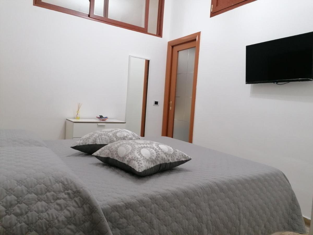 Home Sweet Home Rooms บารี ภายนอก รูปภาพ